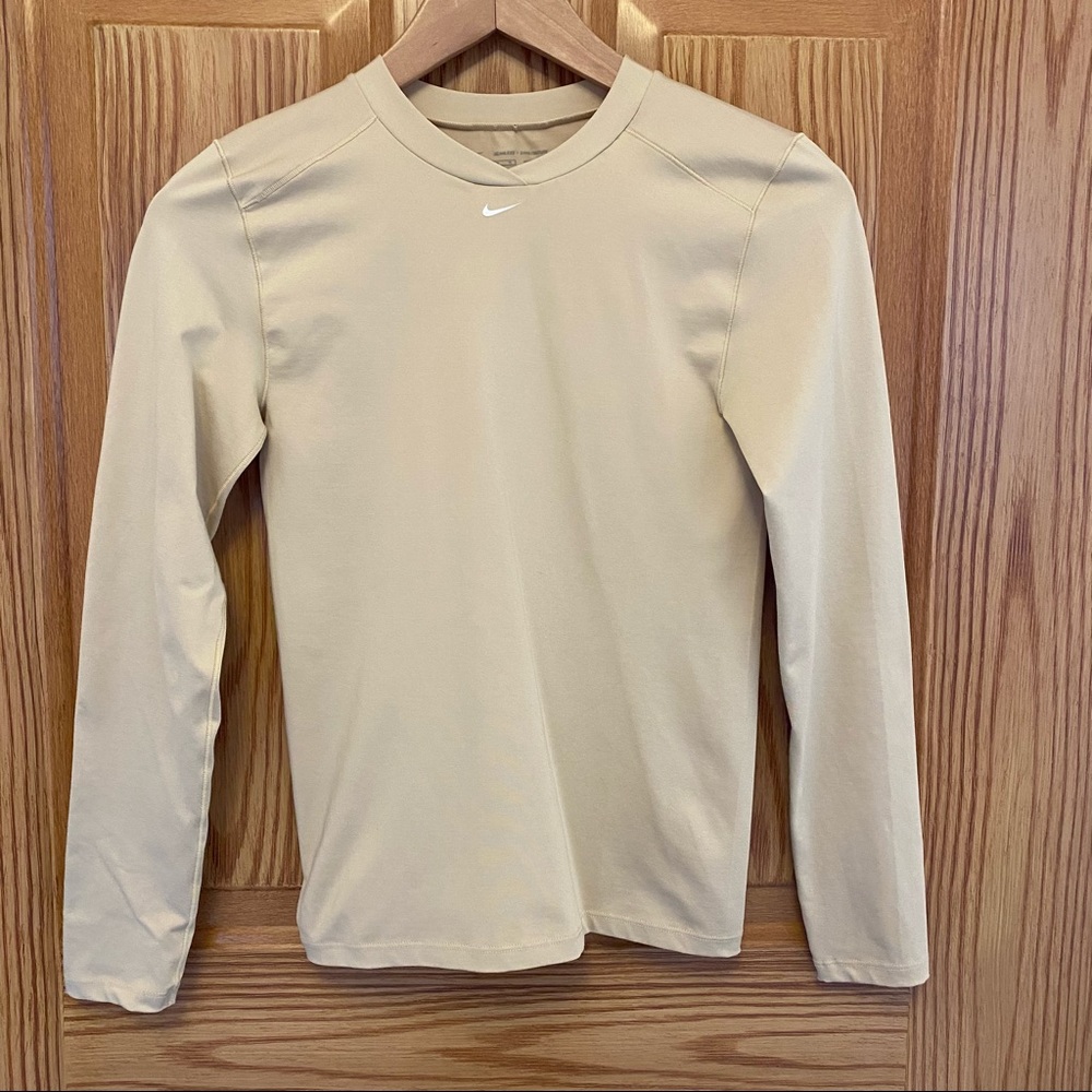 Nike Pro Seamless Vneck Dri-Fit in Veg Gold